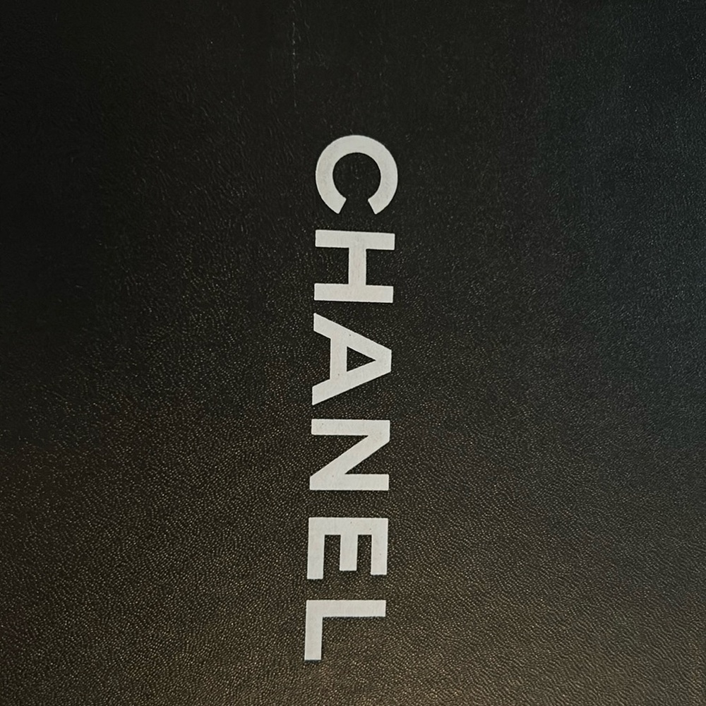 Chanel classic pump